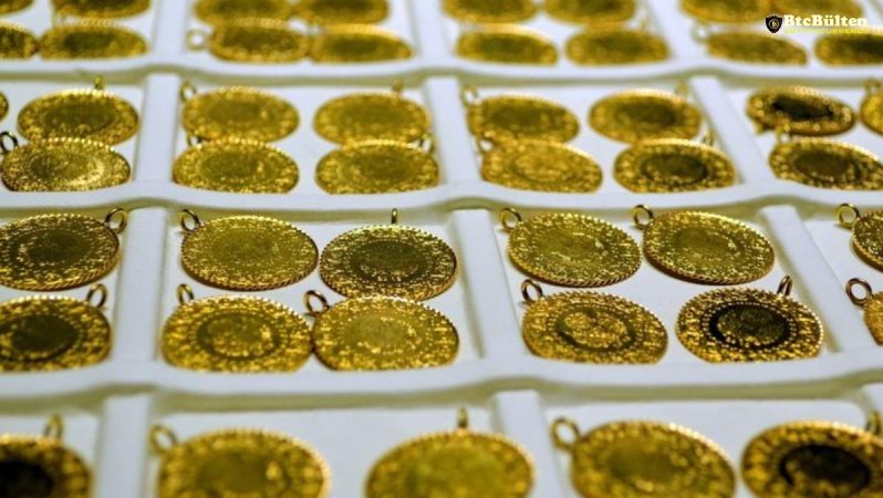 Güne düşüşle başlayan altının gram fiyatı 452 liradan işlem görüyor
